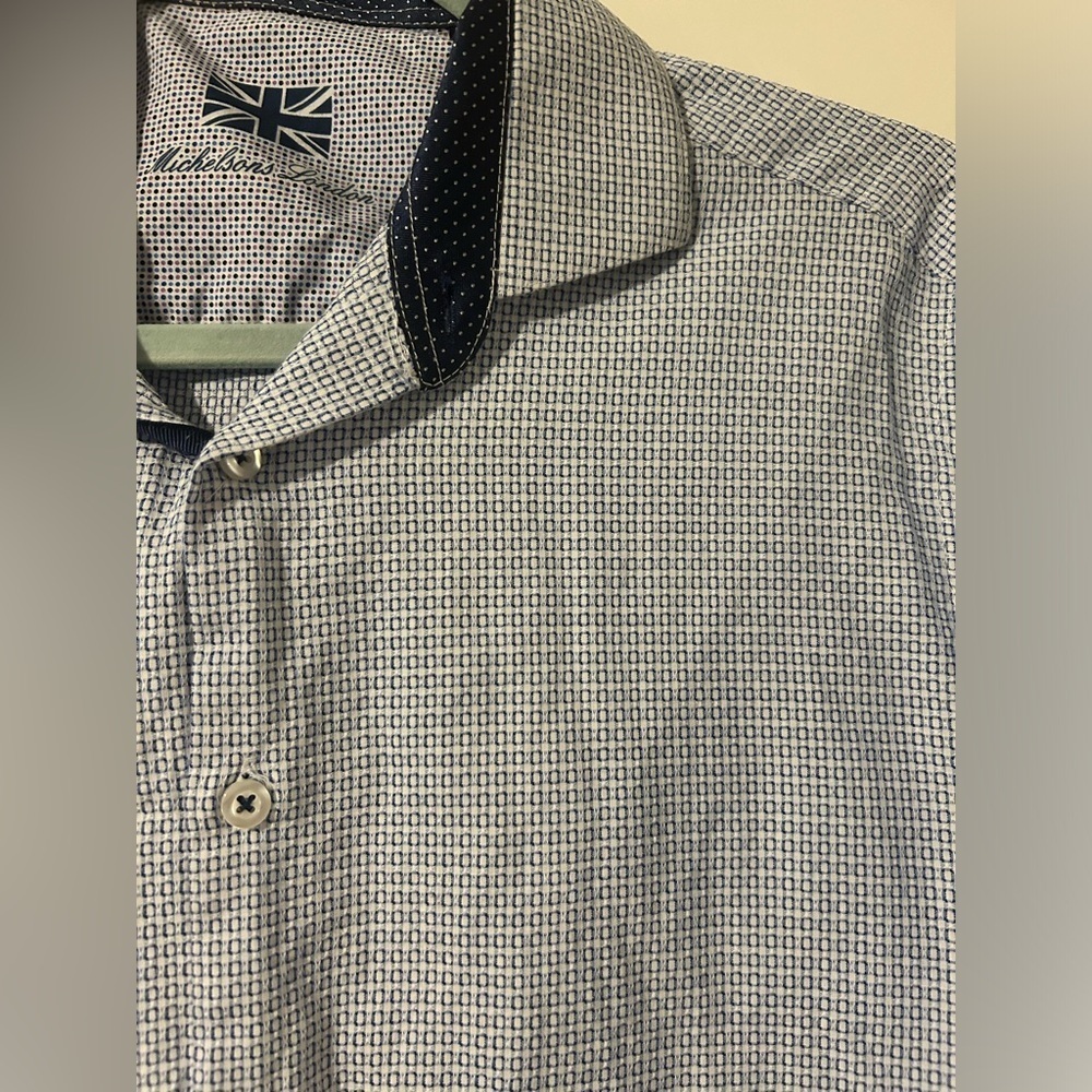 Men’s Michelson London shirt size medium